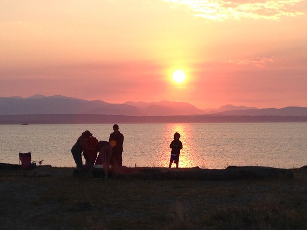 HUB fishing students wrap up a day of salmon angling at Robinson Beach Park on Mutiny Bay.