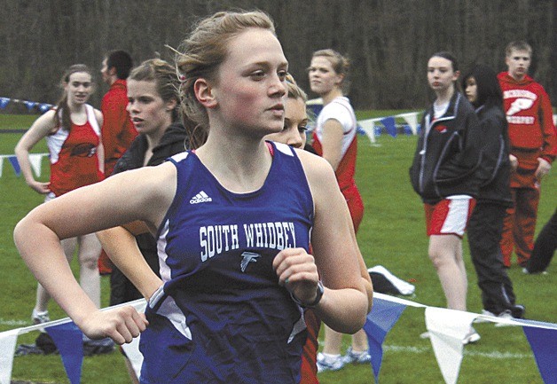 Nora Felt strides toward the finish of the 1