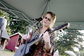 Singer Beverly Graham brings food show to Whidbey Island | South ...