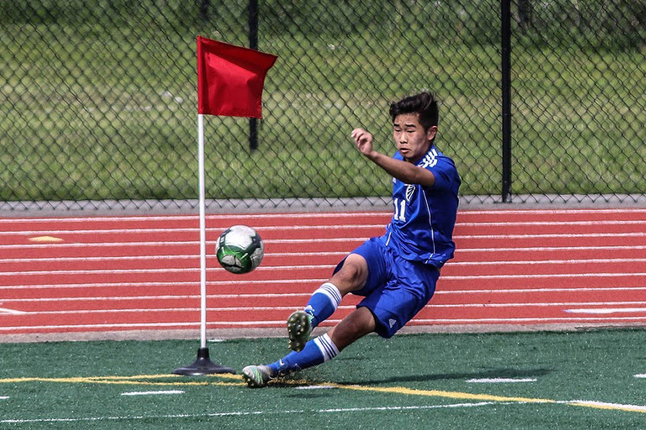 Falcons win district title, earn state berth / Soccer