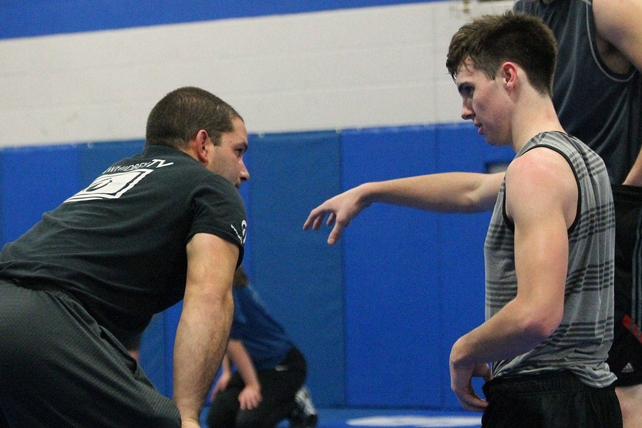 Falcons on the rise / Wrestling