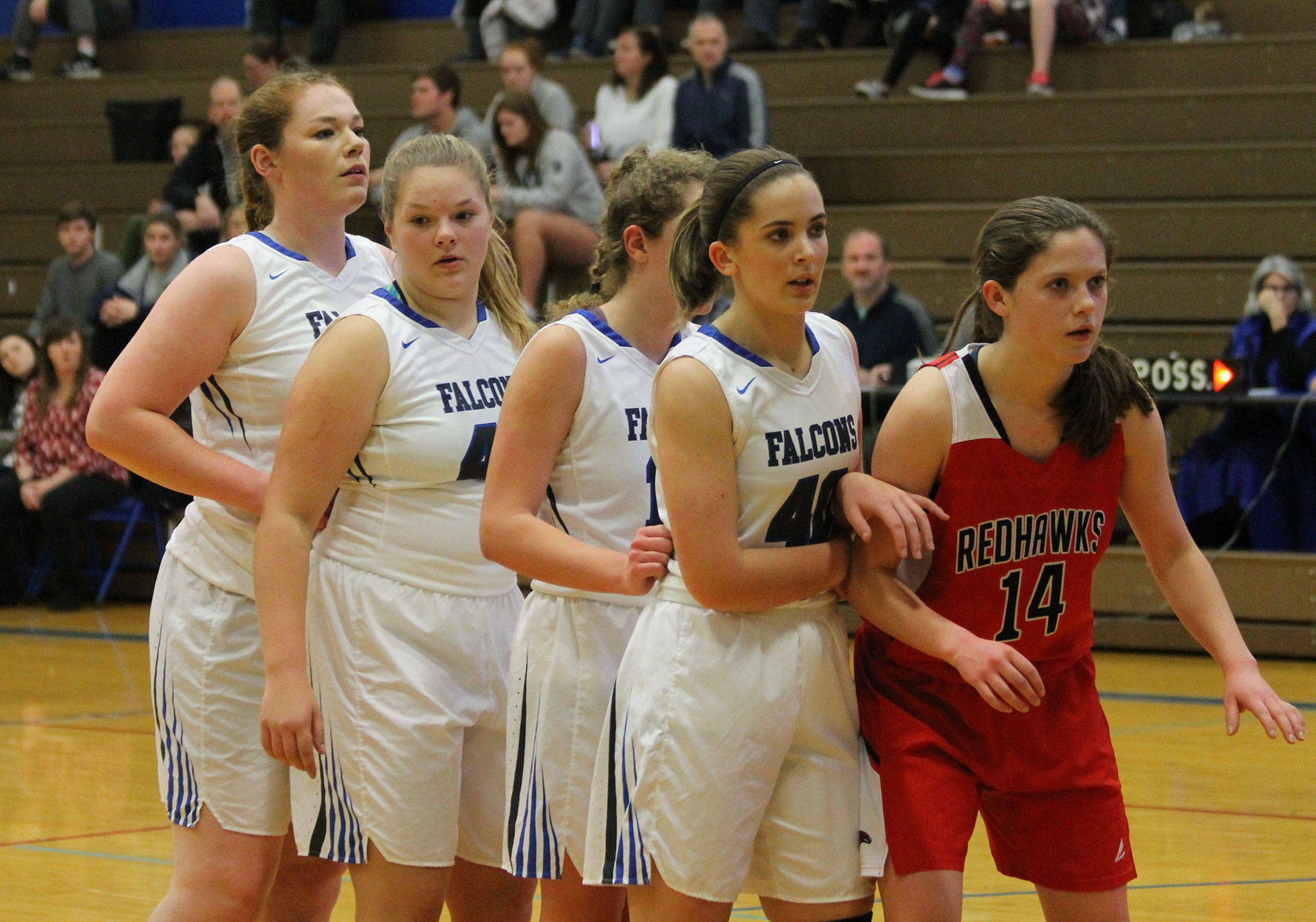 South Whidbey players Lexi Starets-Foote, left, Rachel Harder, Ashley Lynch and Sammi Daly line up for an inbounds play as Port Townsend’s Aurin Asbell defends.(Photo by Jim Waller/South Whidbey Record)