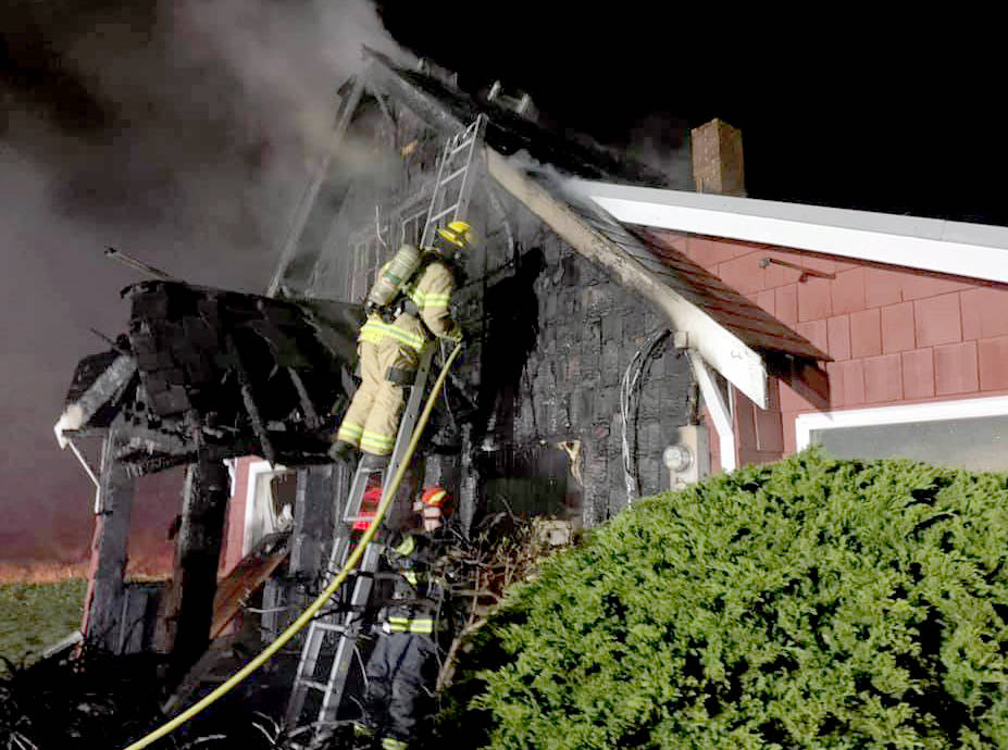 Blaze damages exterior of Freeland home