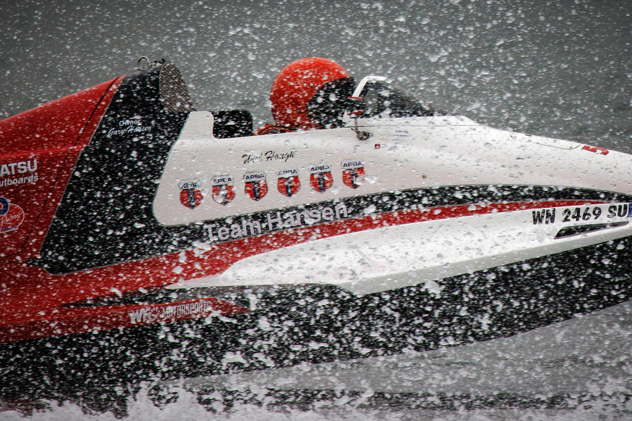 Hydroplanes race for charity South Whidbey Record