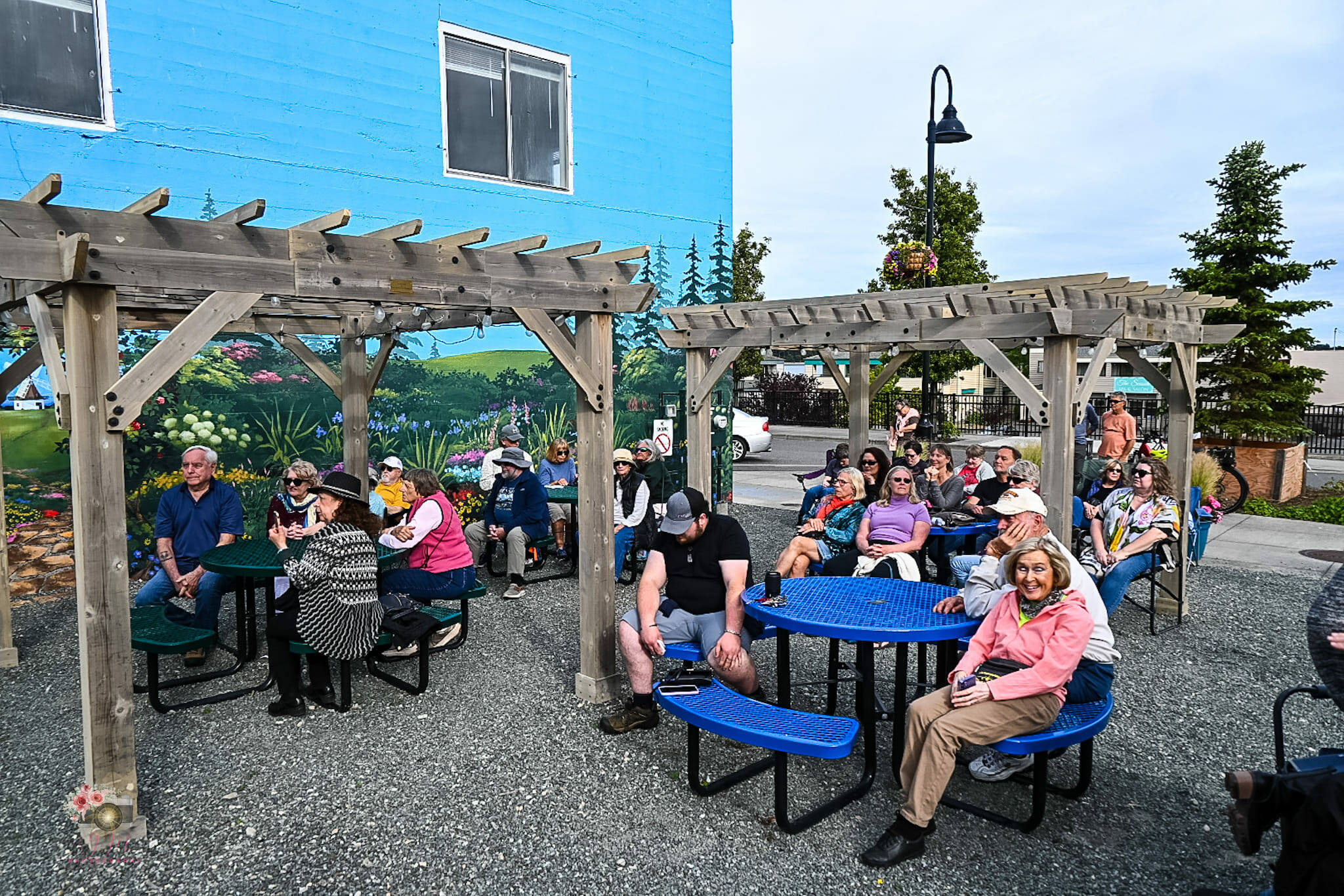 Community members enjoy Selena Mac’s performance on June 28. (Photo by GM Photography)